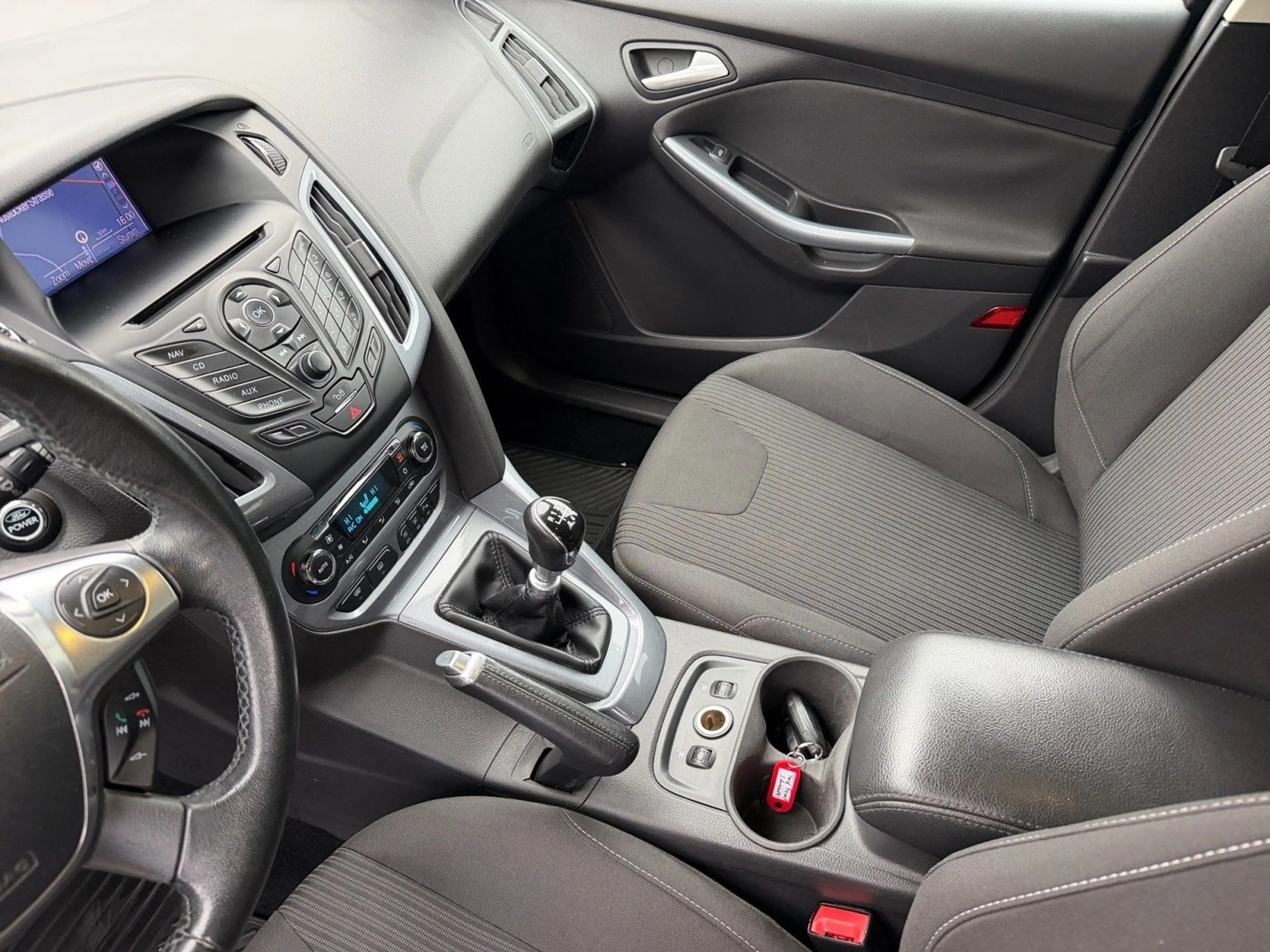 Ford Focus Turnier Titanium Navi Tempomat Sitzheizung — photo 14