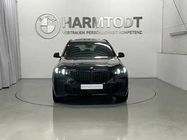BMW X5 view 6