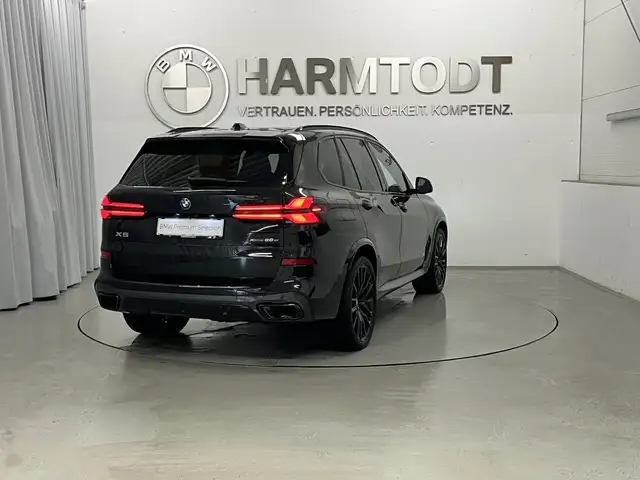 BMW X5 view 5