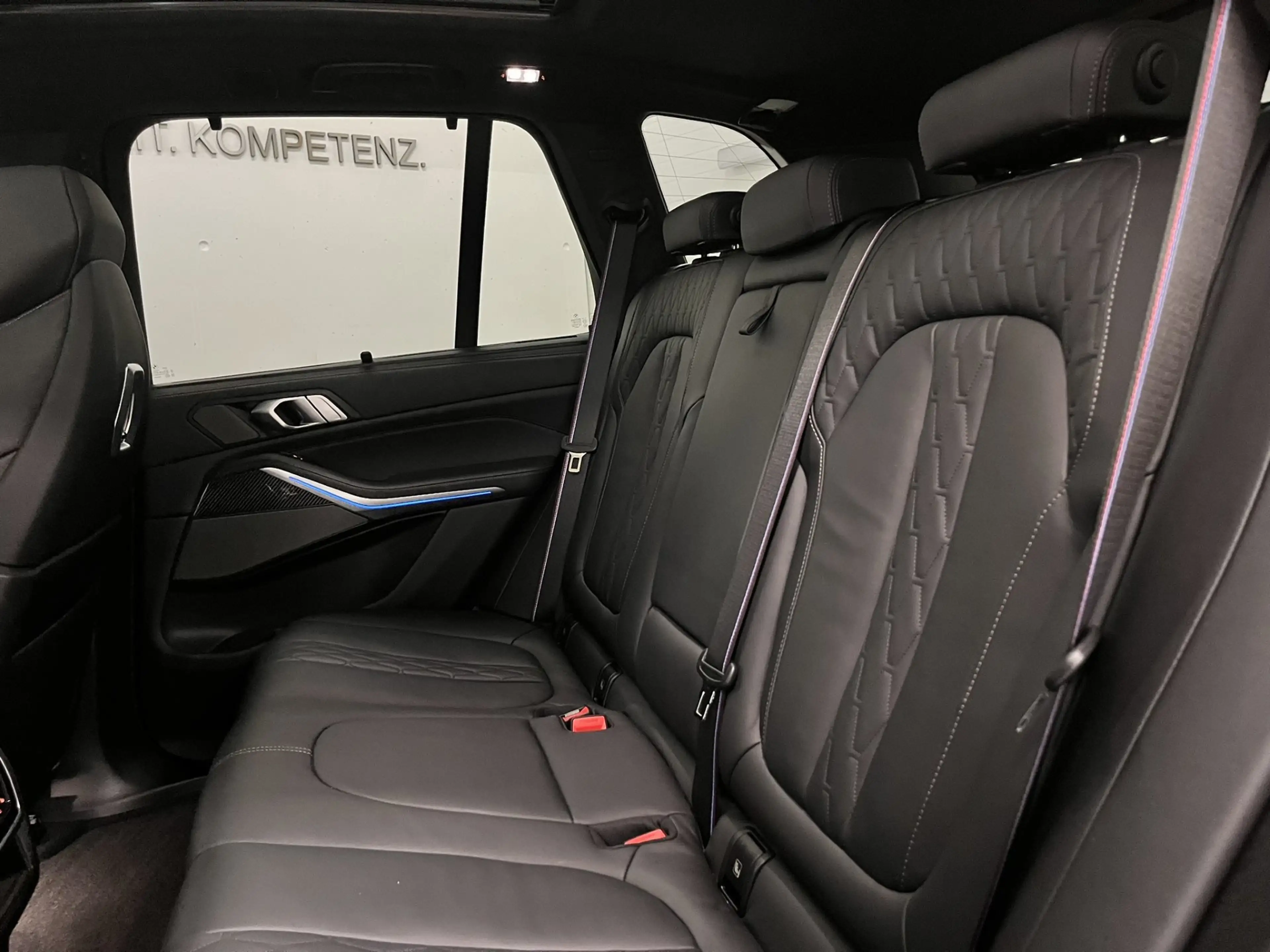 BMW X5 xDrive50e *M-Sport PRO / Innovationspaket / AHV* — photo 14
