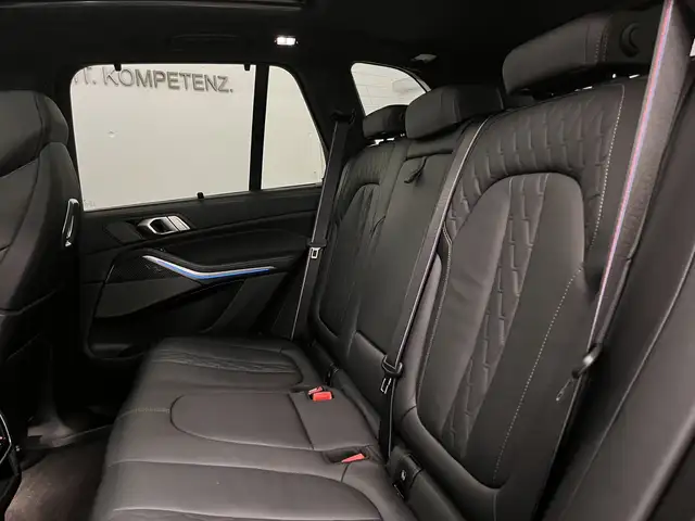 BMW X5 view 14
