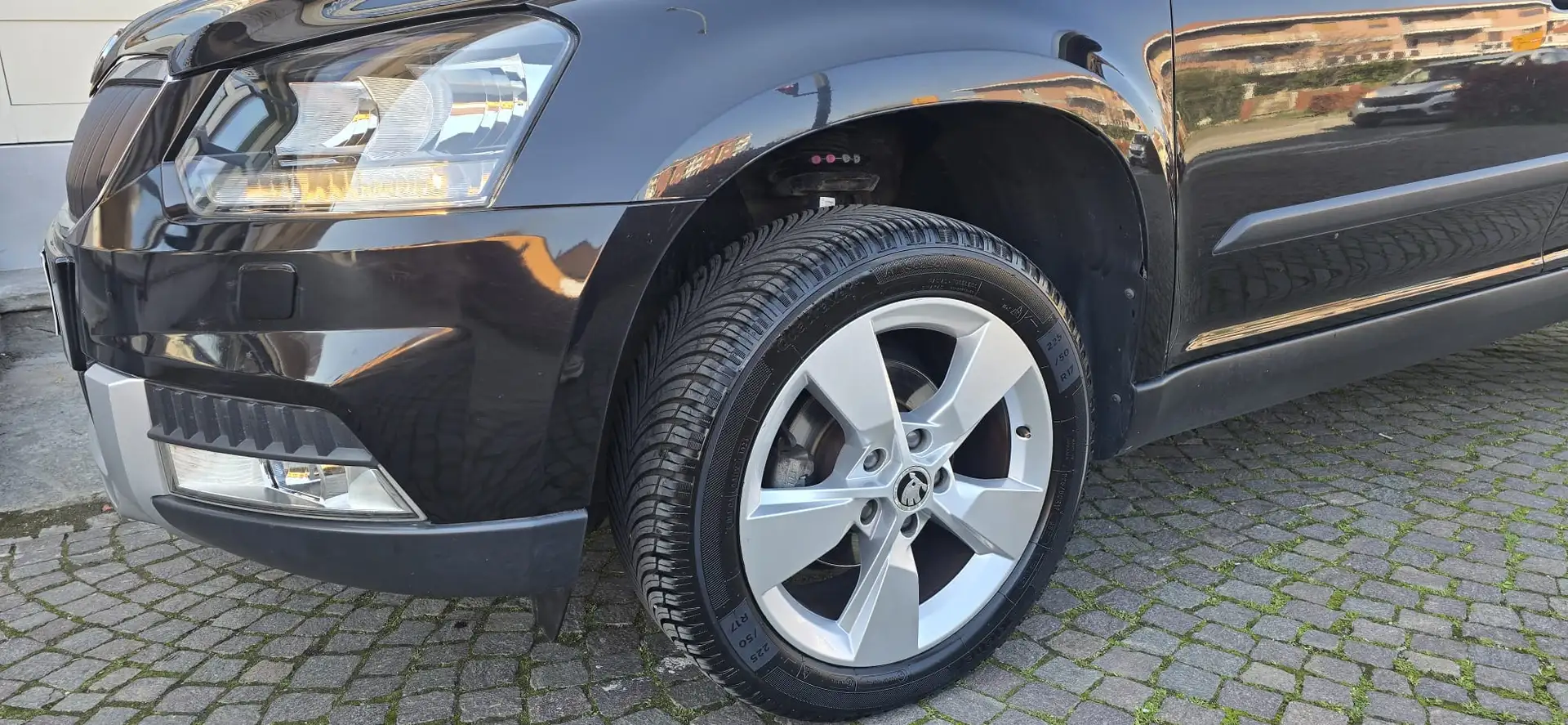 Skoda Yeti 1.2 tsi Ambition 110cv E6-NAVIGATORE-CRUISE CONTR Negro - 2
