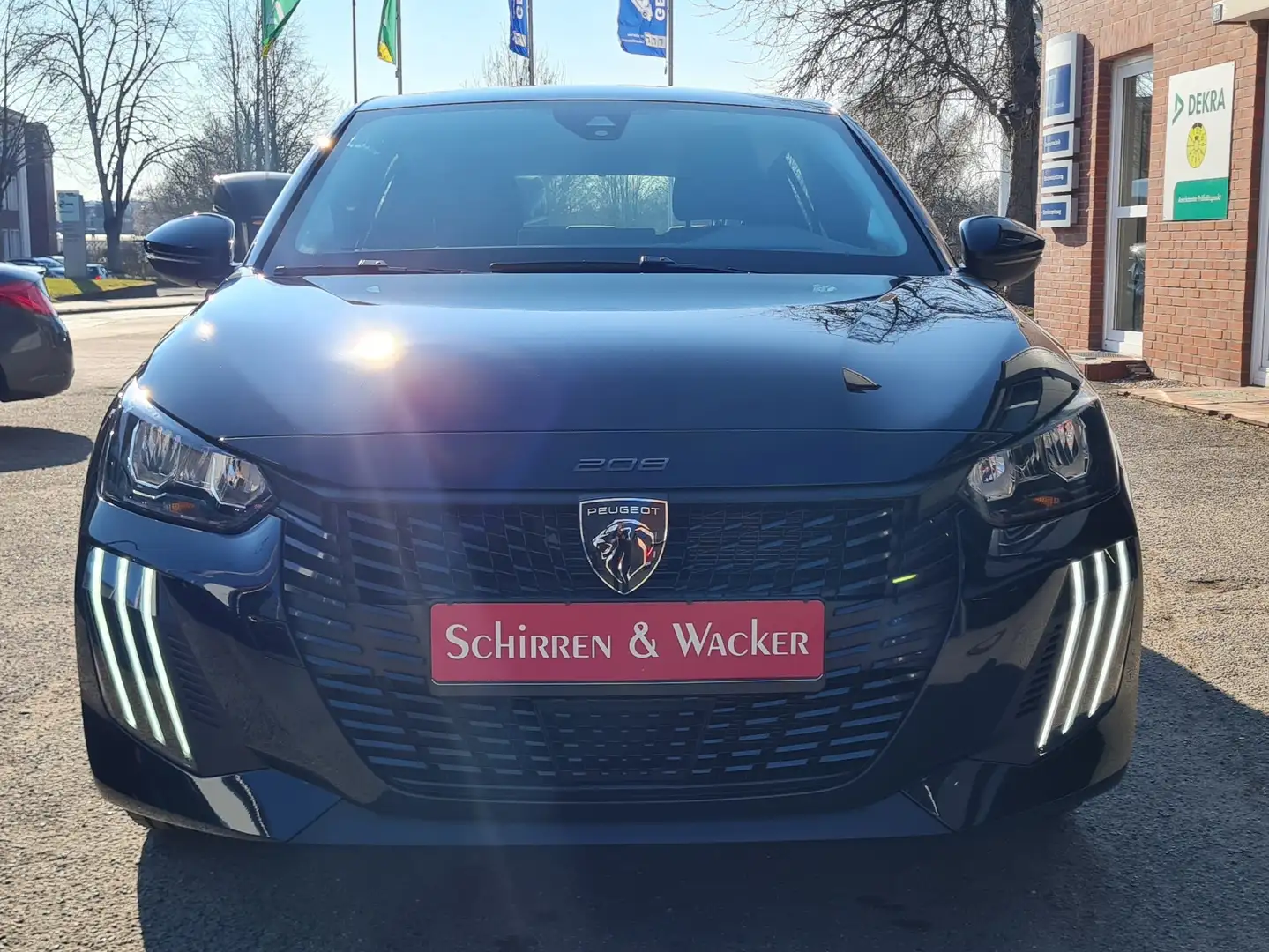 Peugeot 208 Active PDC Tempomat CarPlay/Android  DAB+ Schwarz - 2