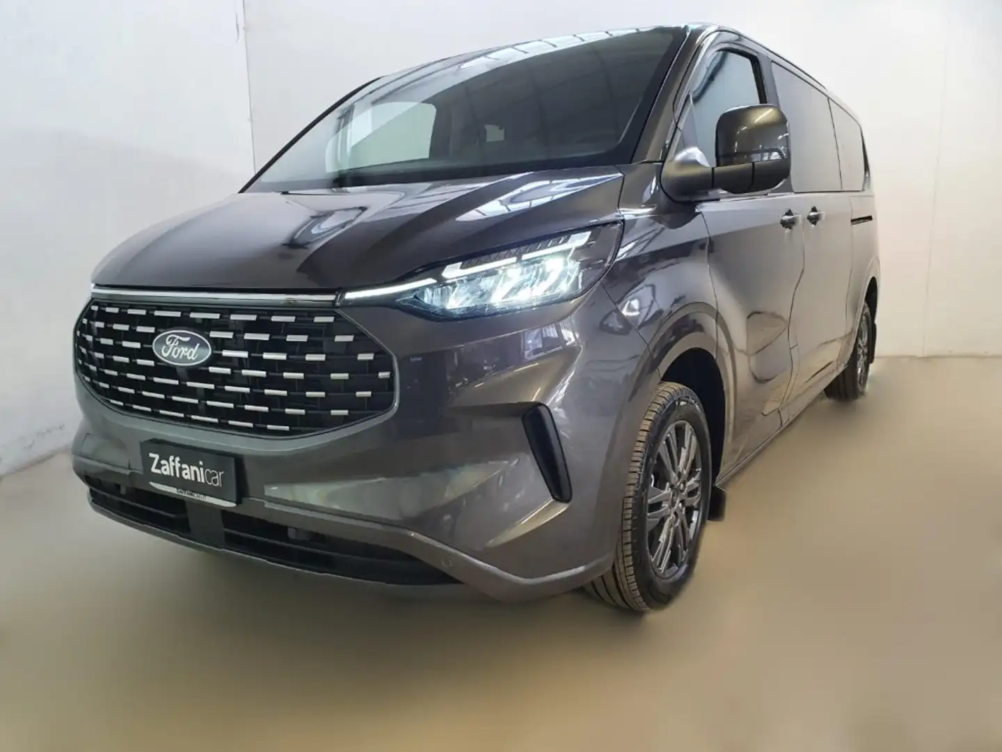 Ford Tourneo Custom 320 2.0 EcoBlue 136CV aut. PL Titanium Grigio - 2
