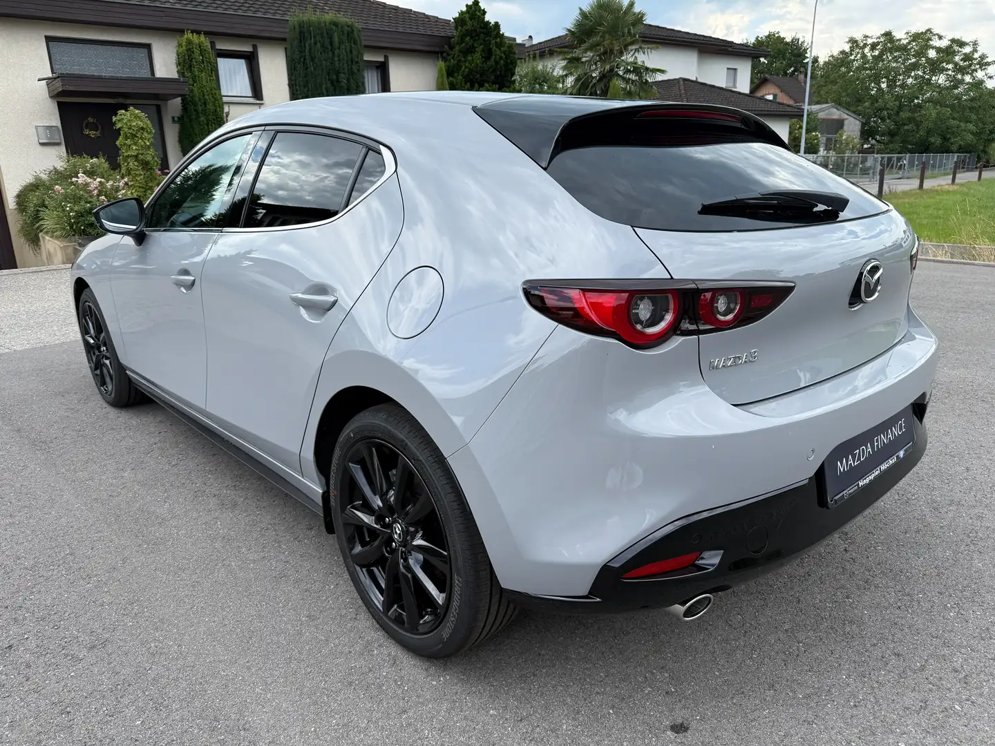 Mazda 3 e-Skyactiv G140 Homura Automatik 2,5L Grau - 2