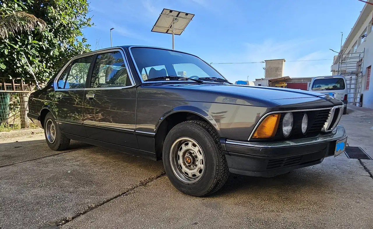 BMW 728i, foto 2