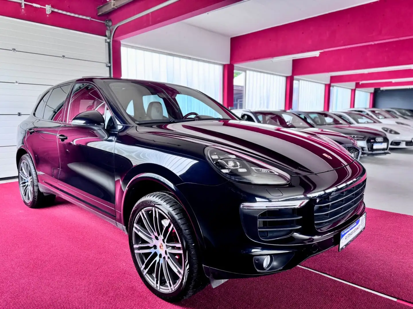 Porsche Cayenne Platinum Edition Pano Luft LED SportChro Nero - 2