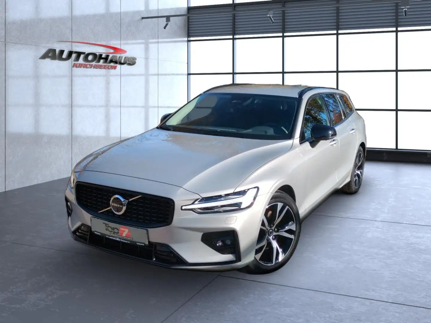Volvo V60 B4 (Benzin) Plus Dark Automatik Bluetooth Navi Silber - 2