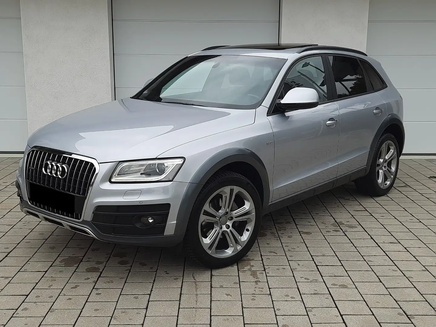 Audi Q5 2.0 TDI  quattro/2xS-Line/Pano/AhK/Kam/20" Argent - 2
