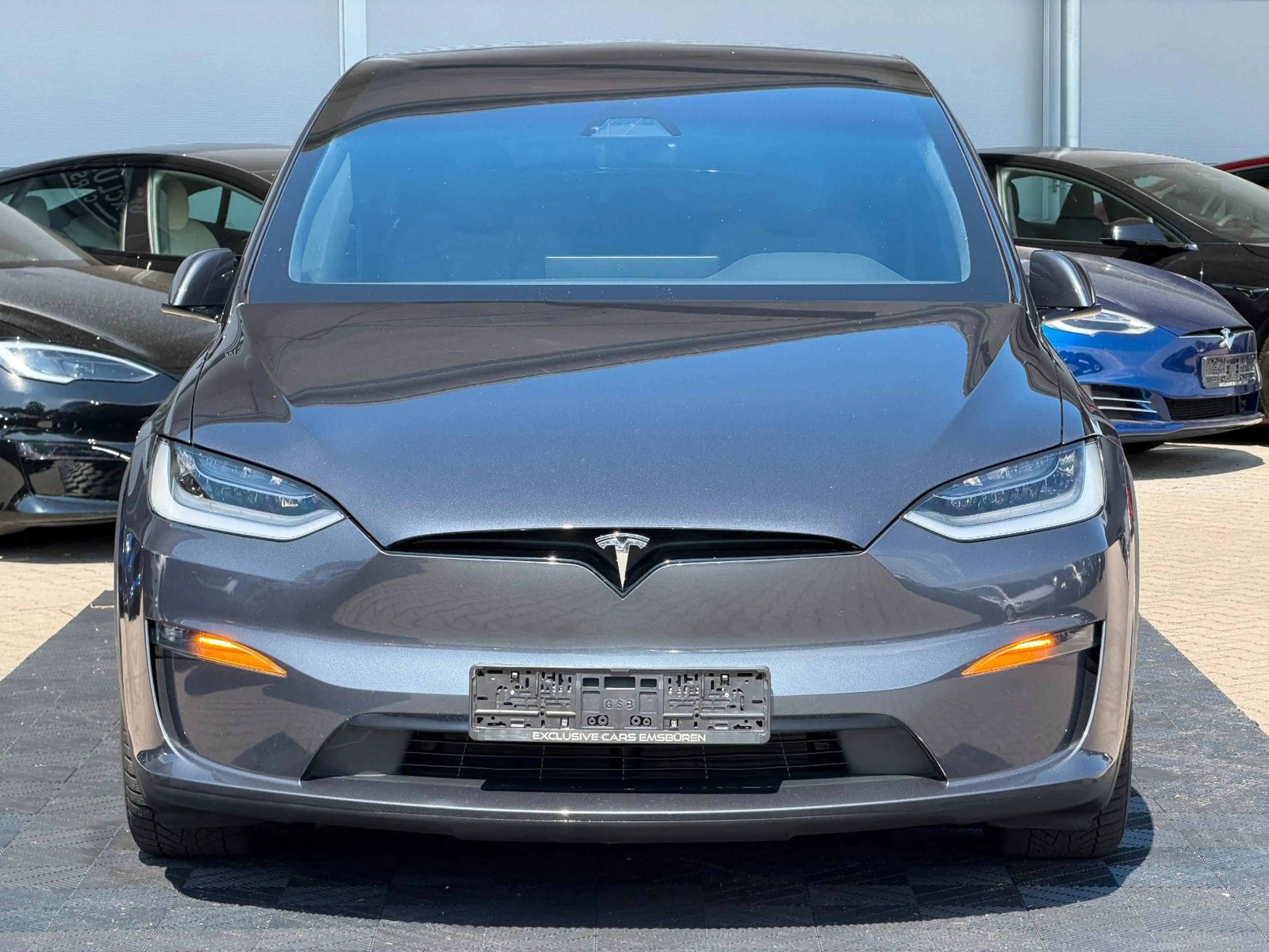 Tesla Model X MODEL X PALLADIUM |  HARDWARE 4 | 5 SEATER — photo 2