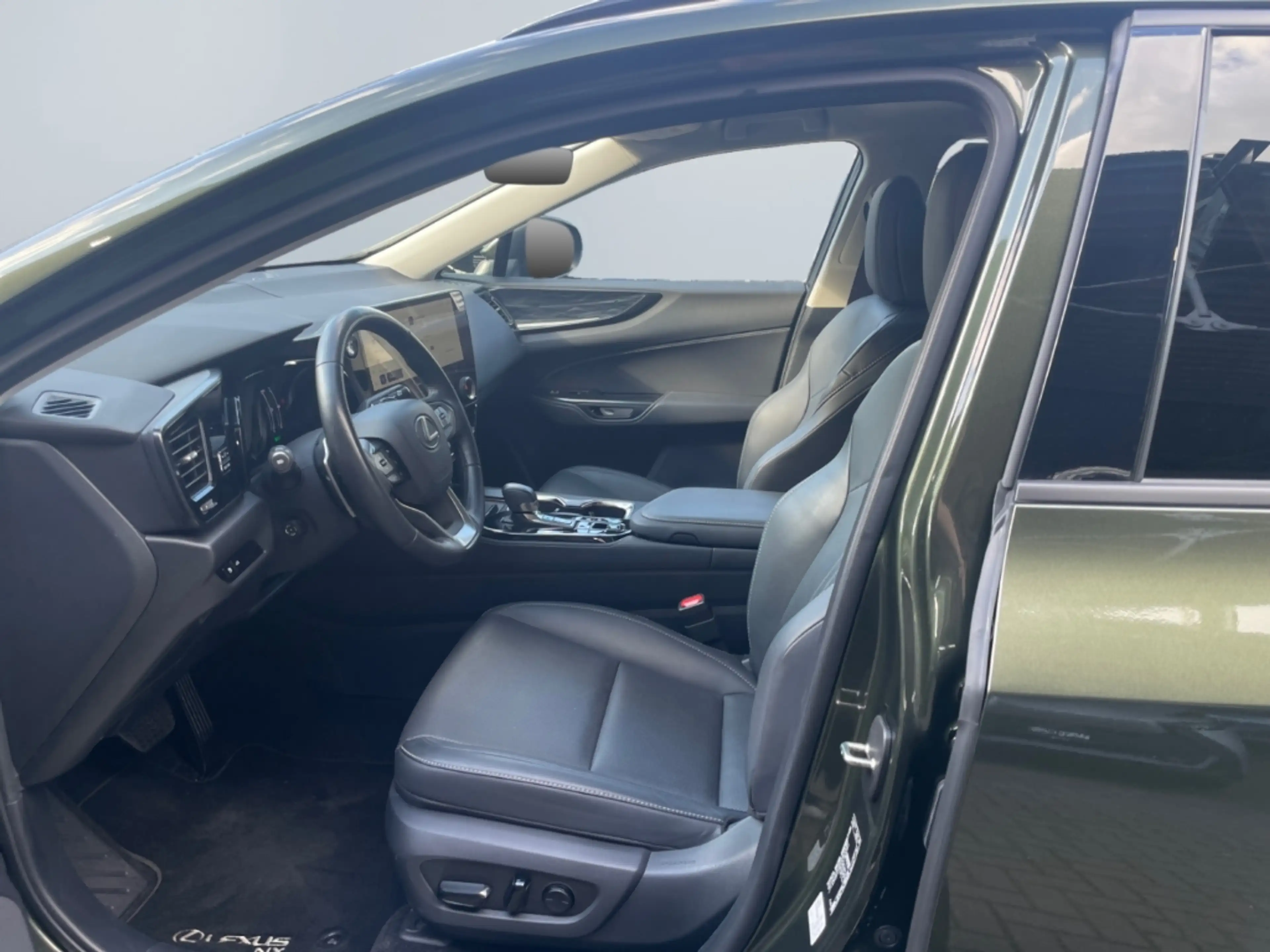 Lexus NX 450h+ E-FOUR Executive Line*Black-Edition*AHK* — photo 9