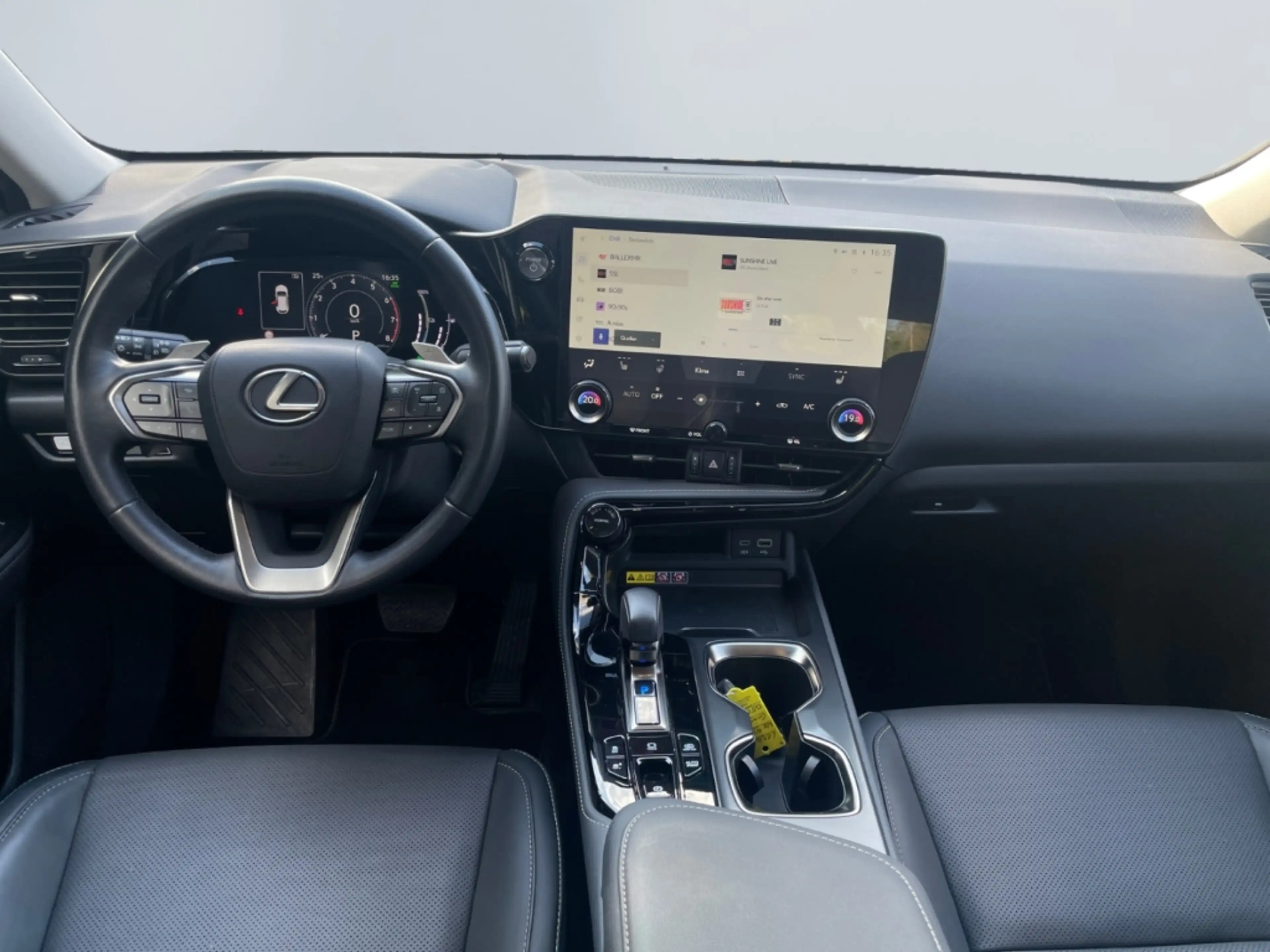 Lexus NX 450h+ E-FOUR Executive Line*Black-Edition*AHK* — photo 11