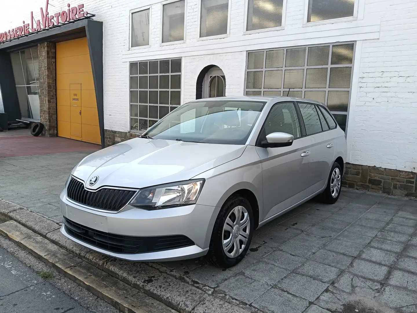 Skoda Fabia SW 1.4 CR TDi Ambition Grijs - 2
