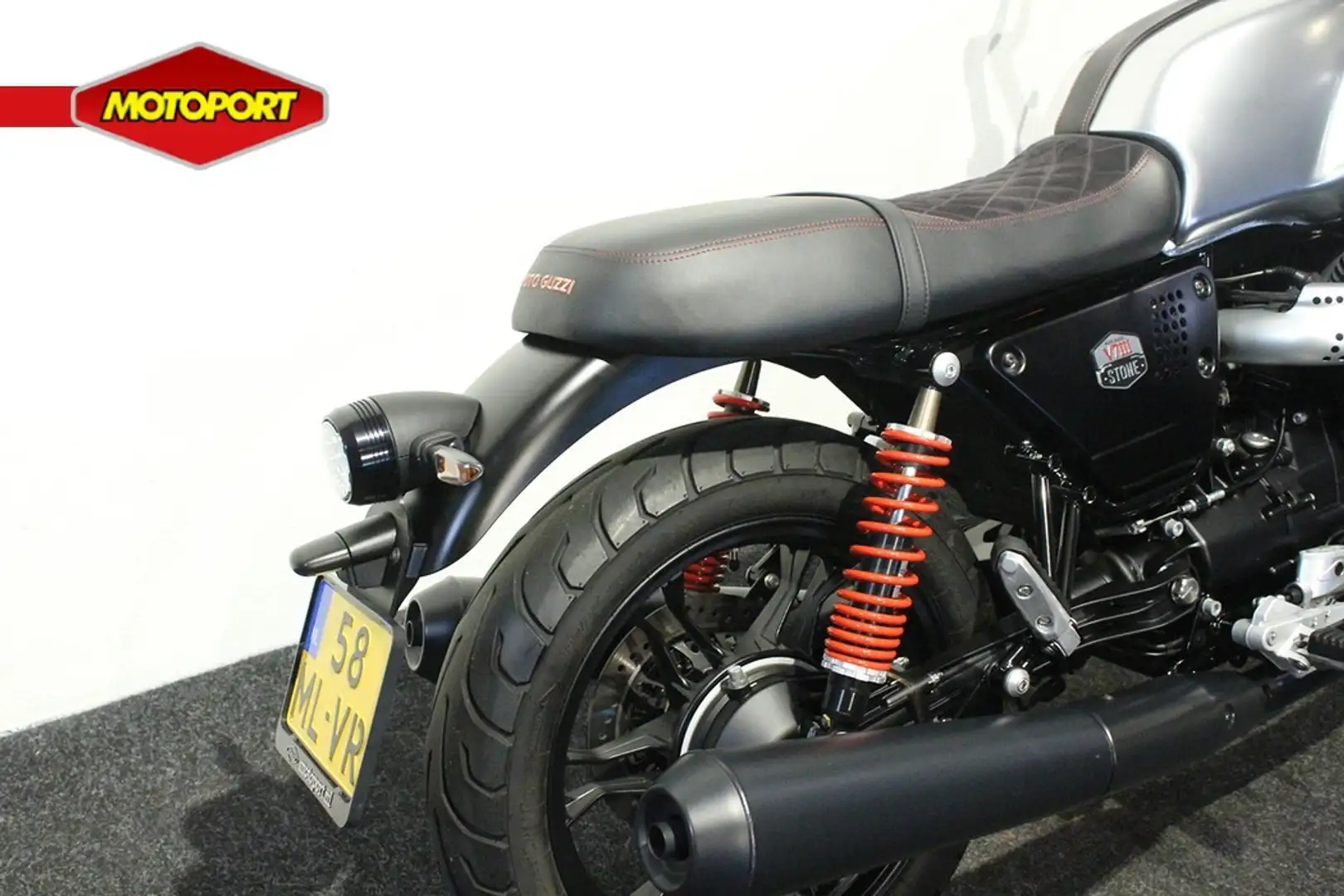 Moto Guzzi V 7 III STONE S LIMITED EDITION Zwart - 2