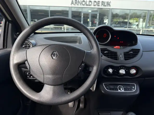Renault Twingo view 11