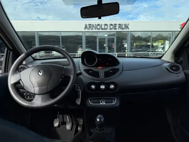 Renault Twingo view 9