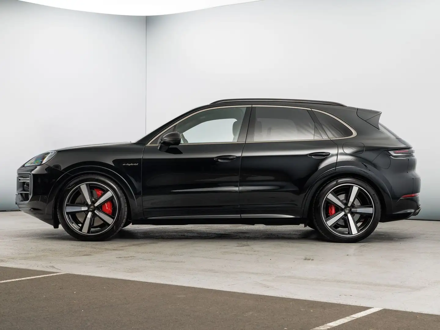 Porsche Cayenne Turbo E-Hybrid Schwarz - 2