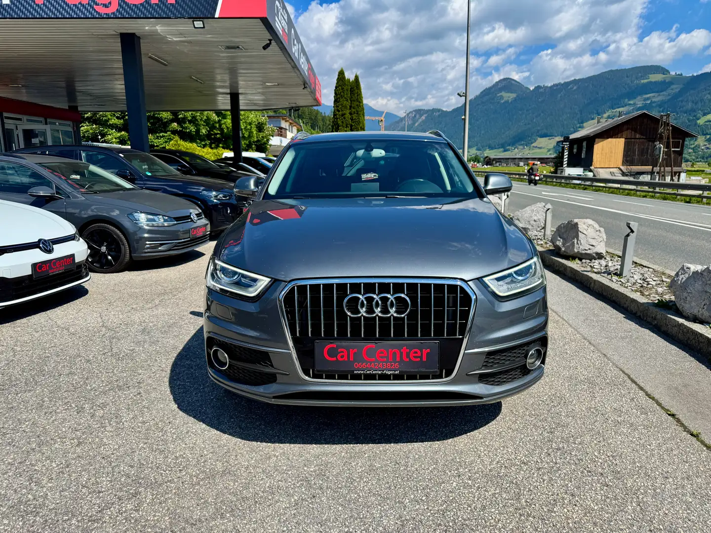 Audi Q3 2.0 TDI quattro Style DPF Grau - 2
