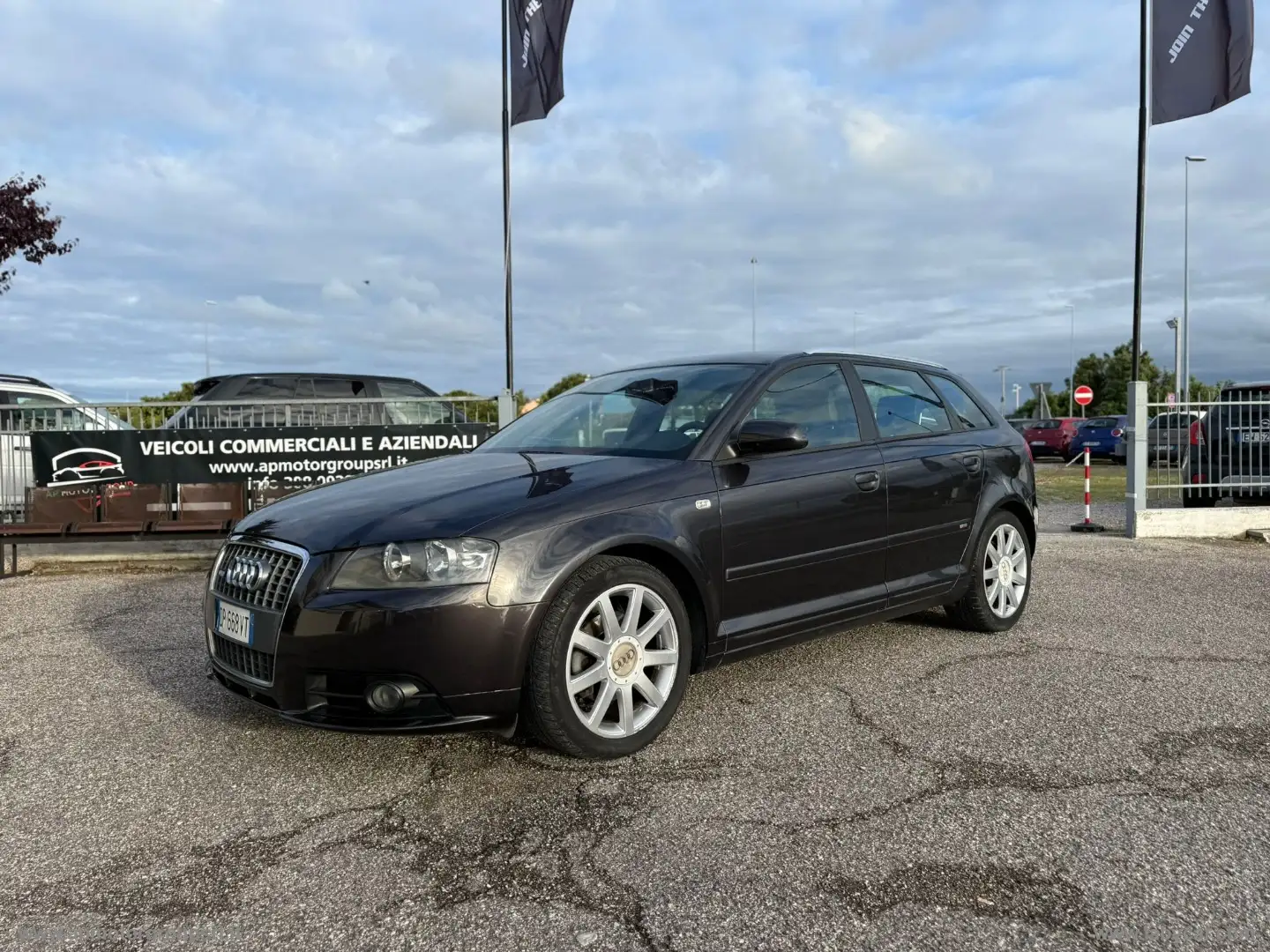 Audi A3 SPB 2.0 TDI FAP Ambition S-LINE - 2