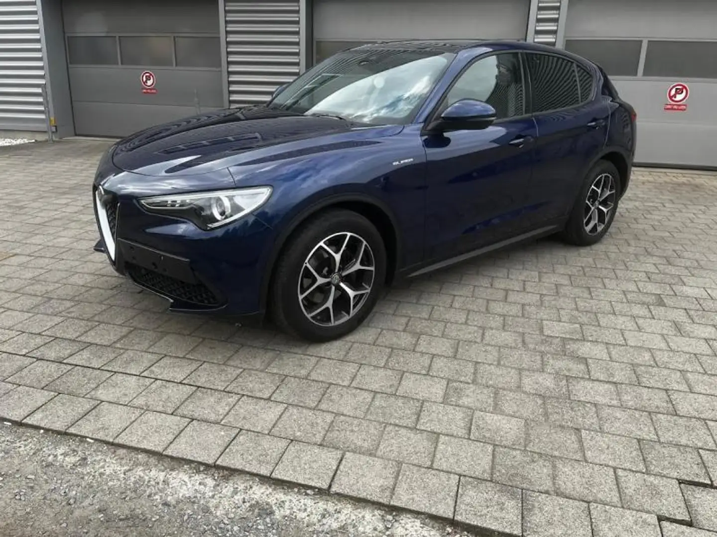 Alfa Romeo Stelvio SUPER Azul - 1