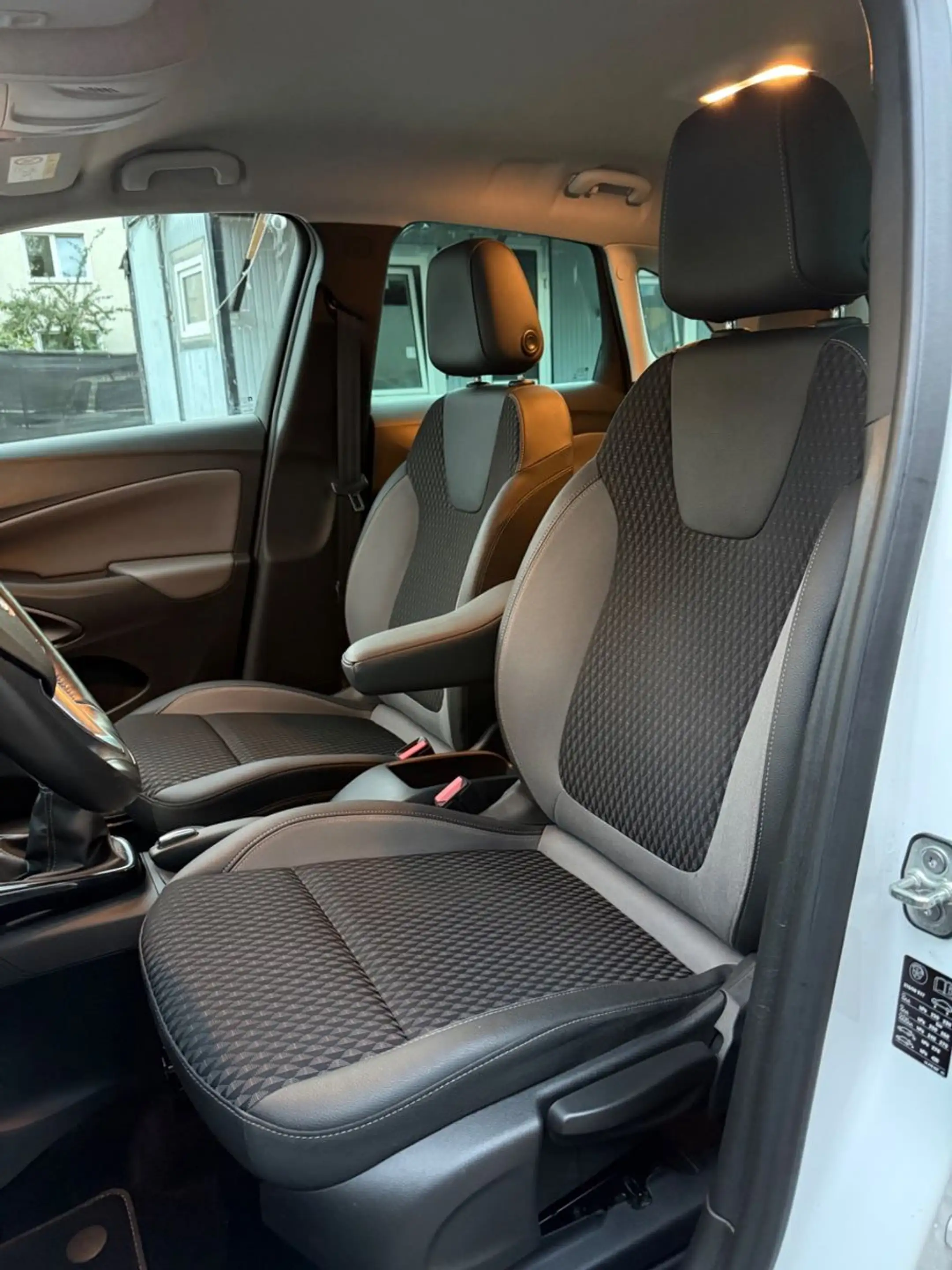 Opel Crossland X TÜV Inspektion NEU Zahnriemen NEU! — photo 11