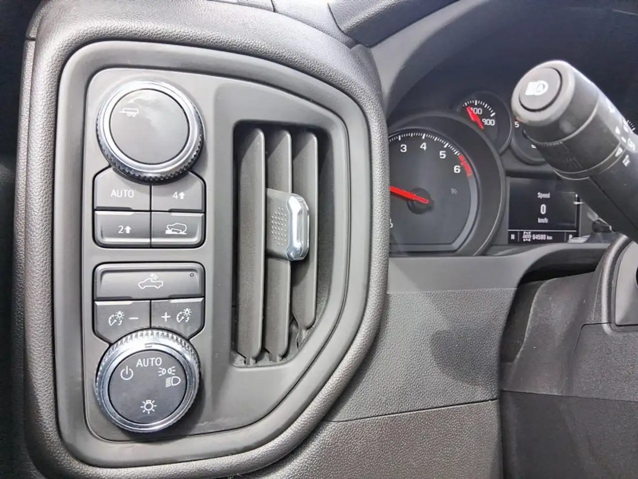 GMC Sierra 1500 снимка GMC Sierra 1500