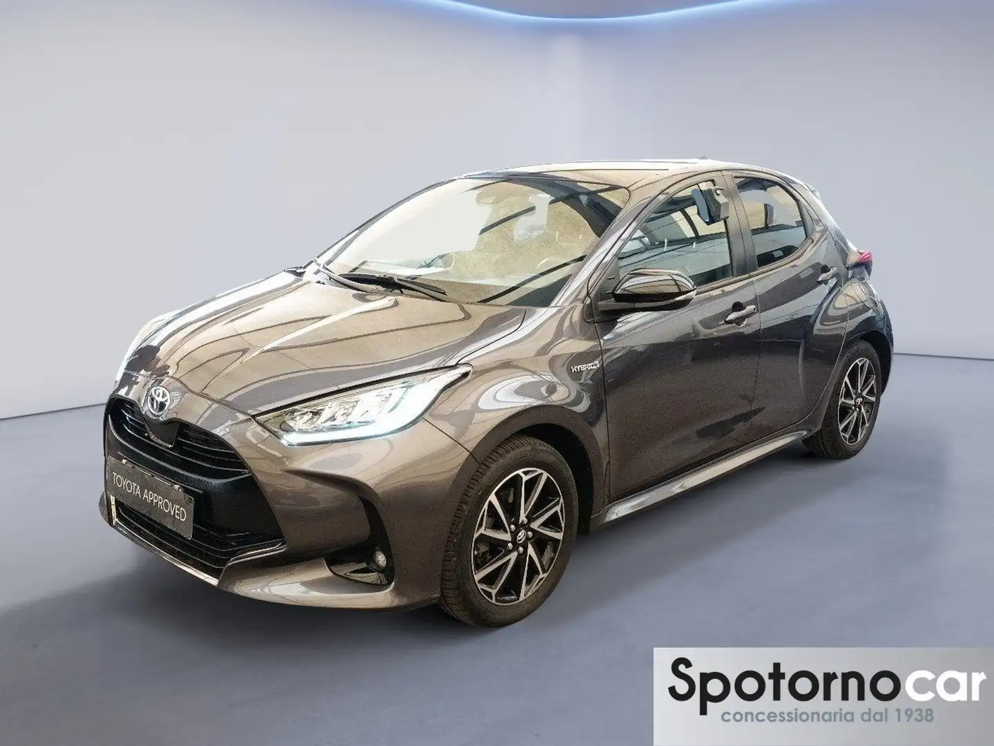 Toyota Yaris 1.5 Hybrid 5 porte Lounge Grijs - 1
