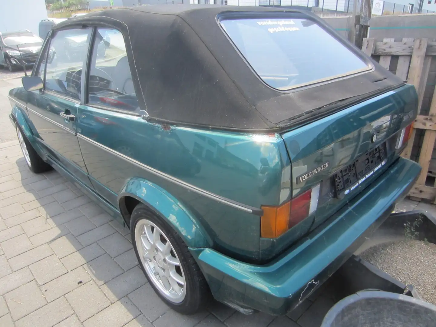 Volkswagen Golf Cabriolet Green - 2