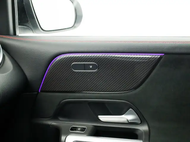 Mercedes-Benz GLB view 14