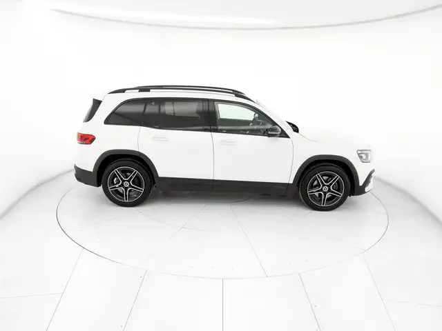 Mercedes-Benz GLB view 5