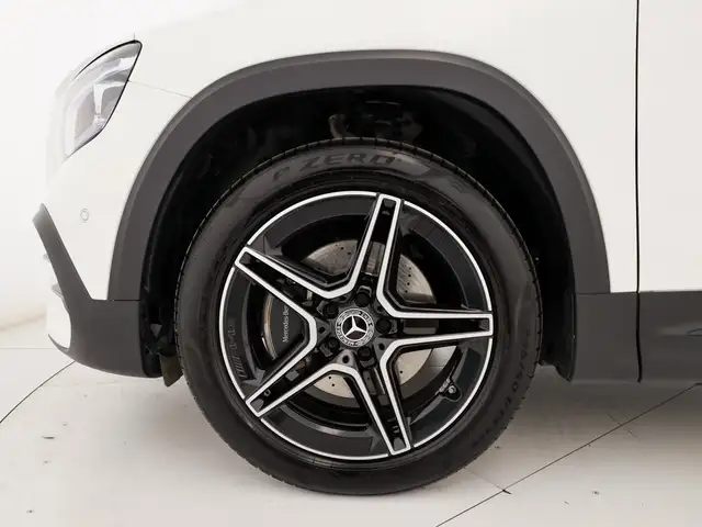 Mercedes-Benz GLB view 7