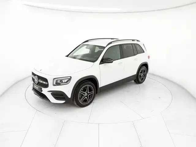 Mercedes-Benz GLB view 2