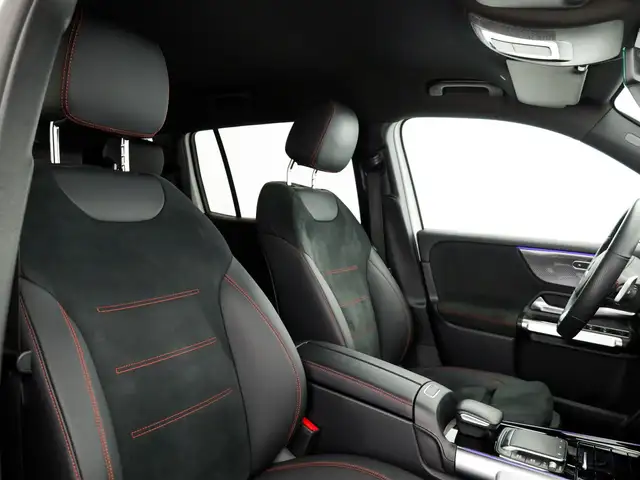 Mercedes-Benz GLB view 10