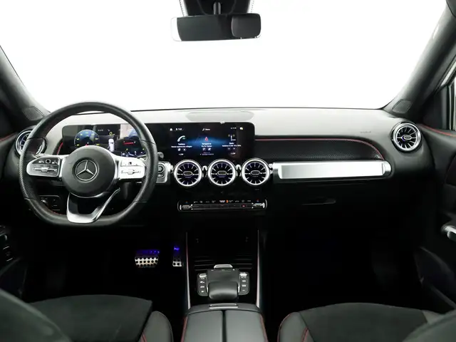 Mercedes-Benz GLB view 9