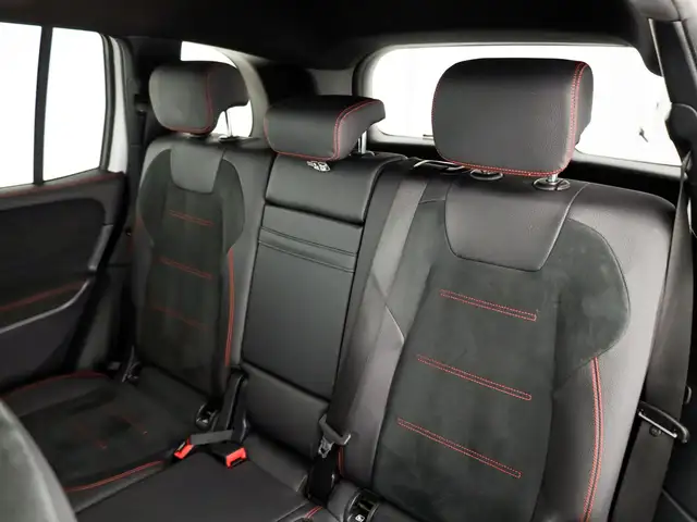 Mercedes-Benz GLB view 11