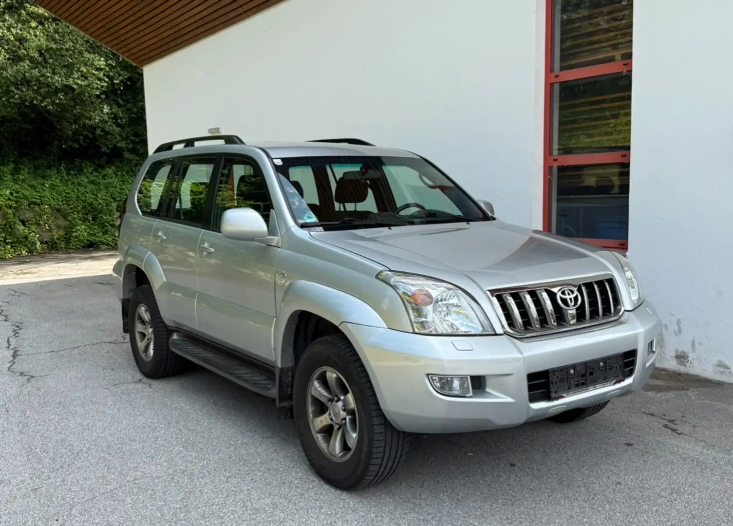 Toyota Land Cruiser Landcruiser 300 3,0 D-4D 175 VX Aut. VX Серебристый - 1