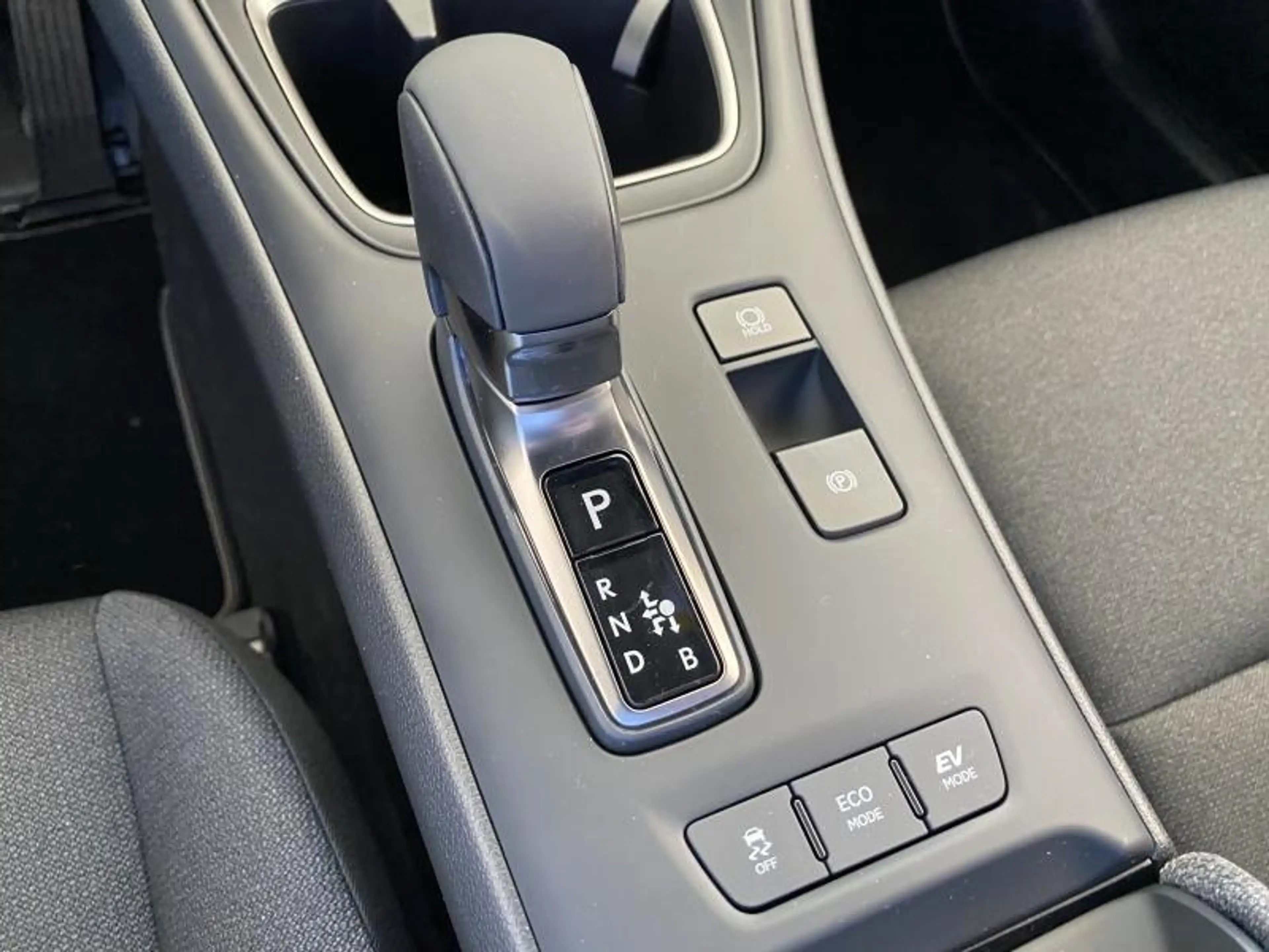 Lexus LBX FWD Comfort & Safety Pack + Se — photo 13