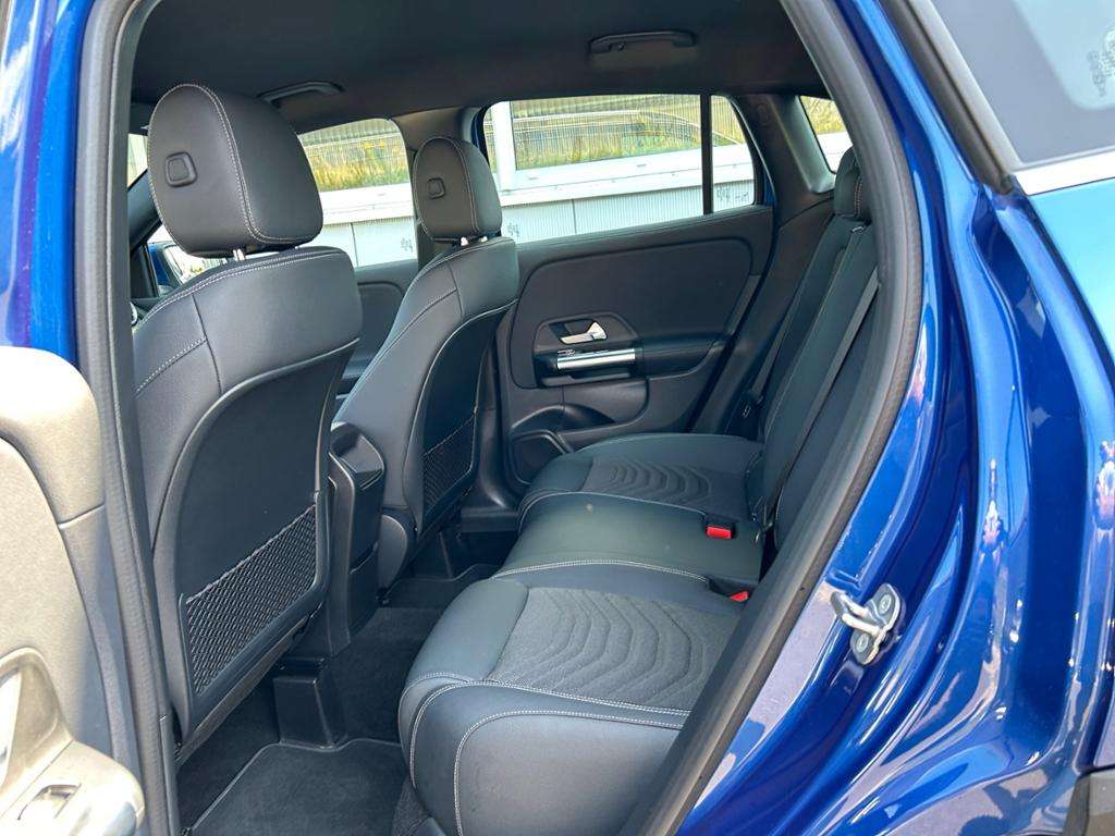 Mercedes-Benz GLA 220