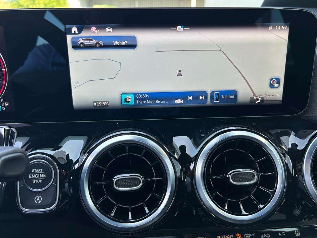 Mercedes-Benz GLA 220