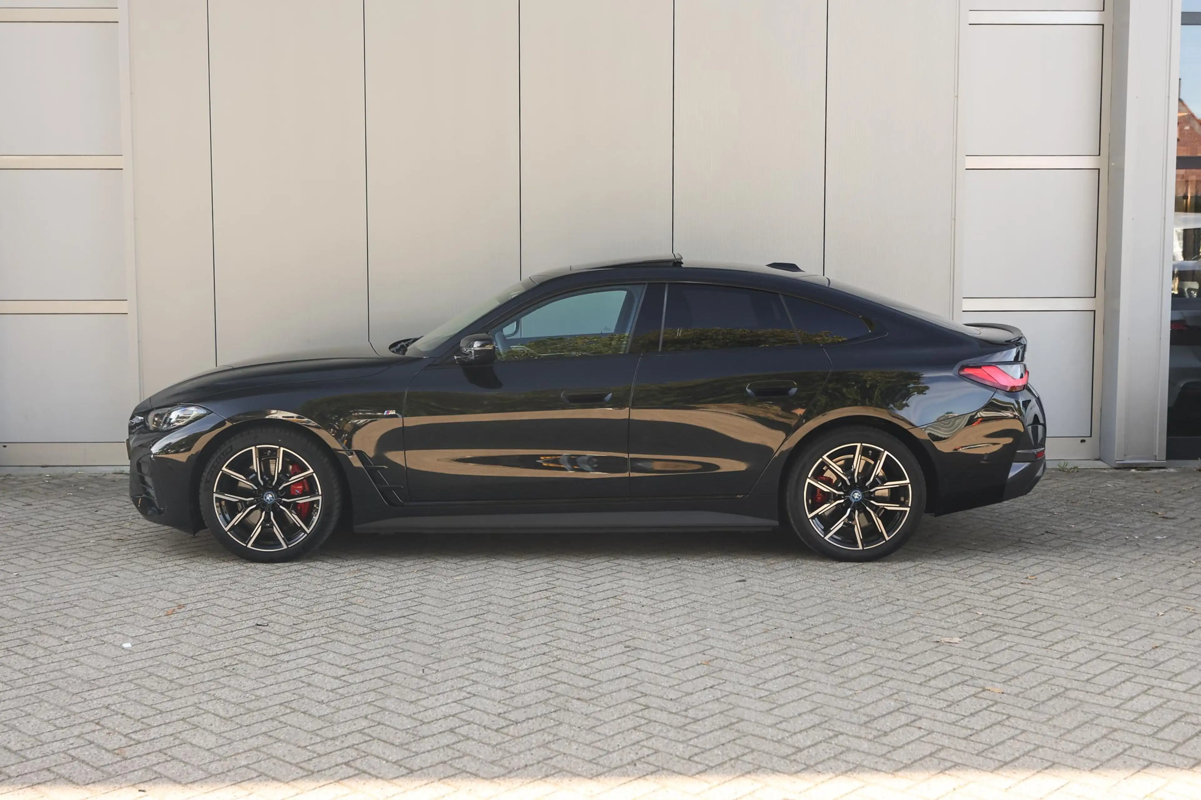 BMW i4 eDrive35 High Executive M Sport / Schuif-kanteldak — photo 8