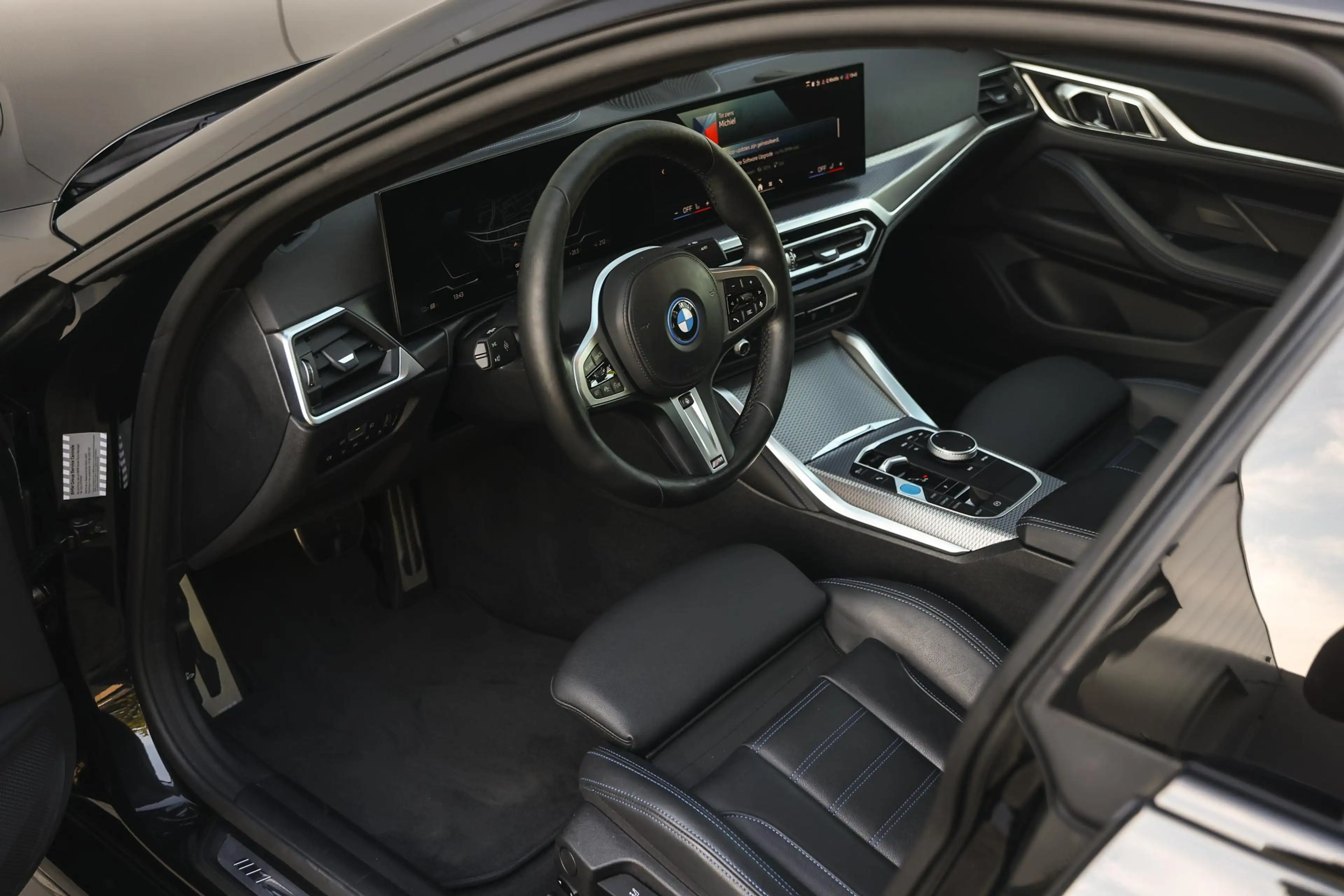 BMW i4 eDrive35 High Executive M Sport / Schuif-kanteldak — photo 10