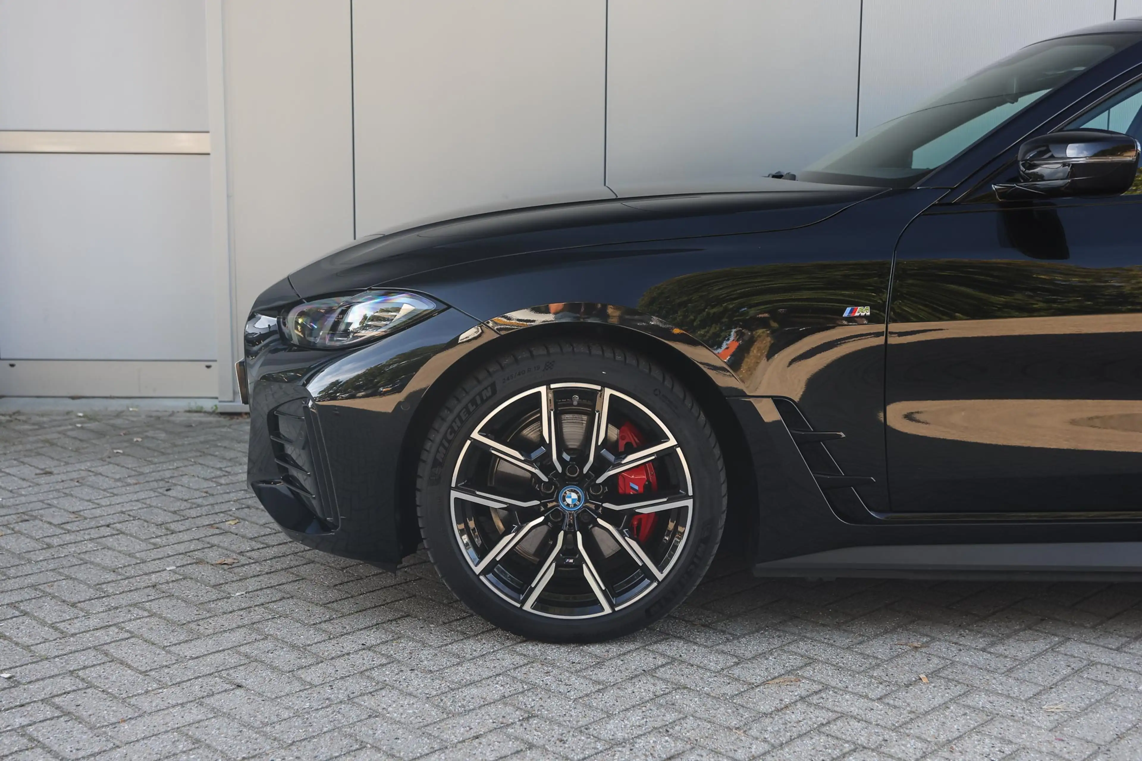 BMW i4 eDrive35 High Executive M Sport / Schuif-kanteldak — photo 5