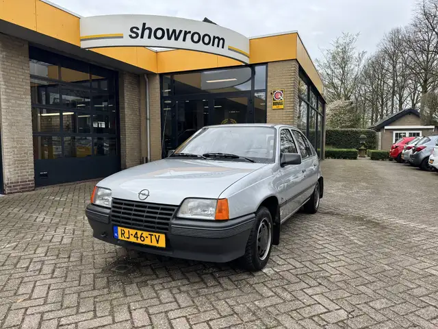 Opel Kadett 1.2S LS ORIGINEEL NL NIEUWSTAAT!
