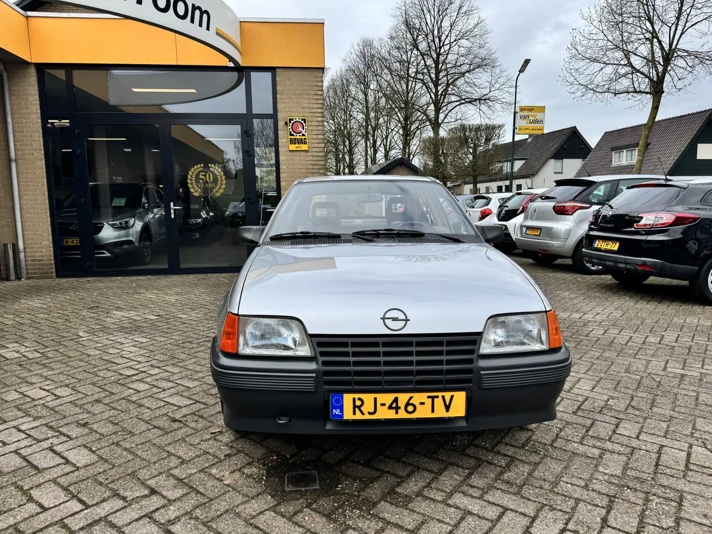 Opel Kadett 1.2S LS ORIGINEEL NL NIEUWSTAAT! Gris - 2
