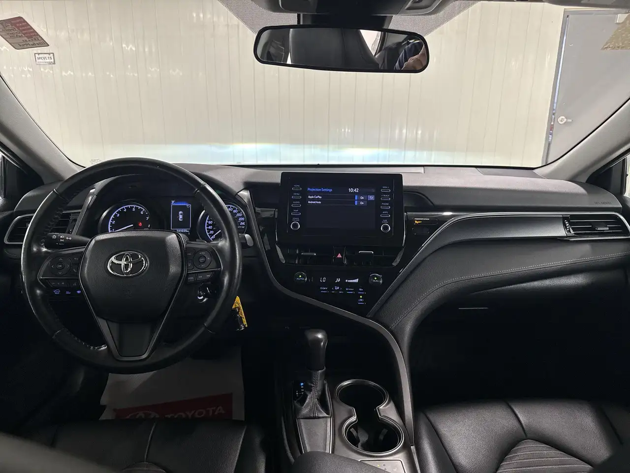 Toyota Camry снимка Toyota Camry