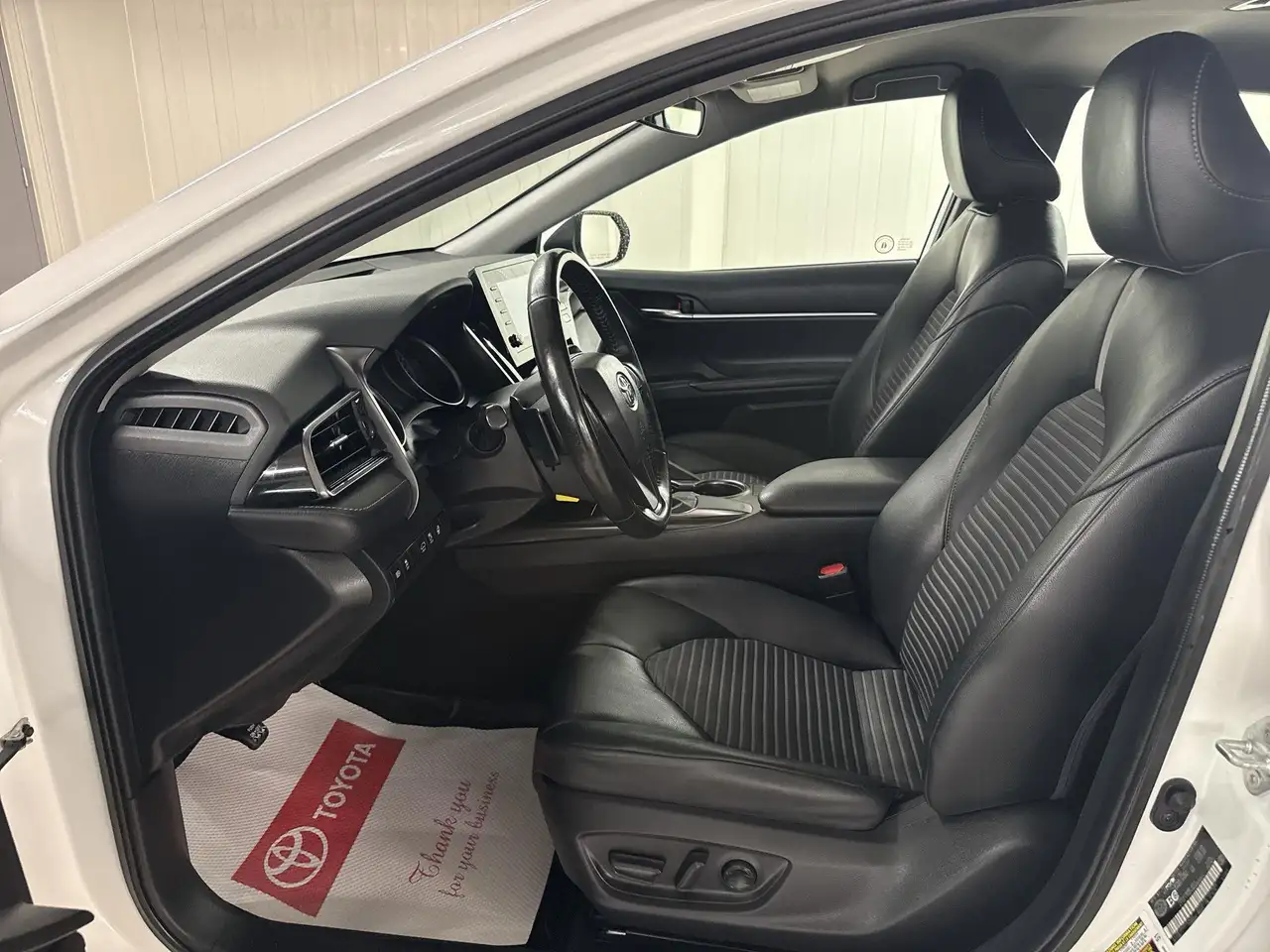 Toyota Camry снимка Toyota Camry