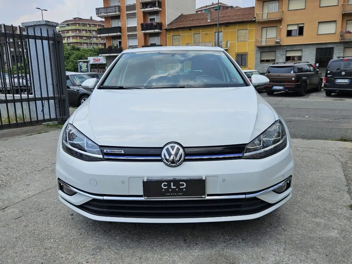 Volkswagen Golf 1.4 TGI 5p. Business BlueMotion Bianco - 2