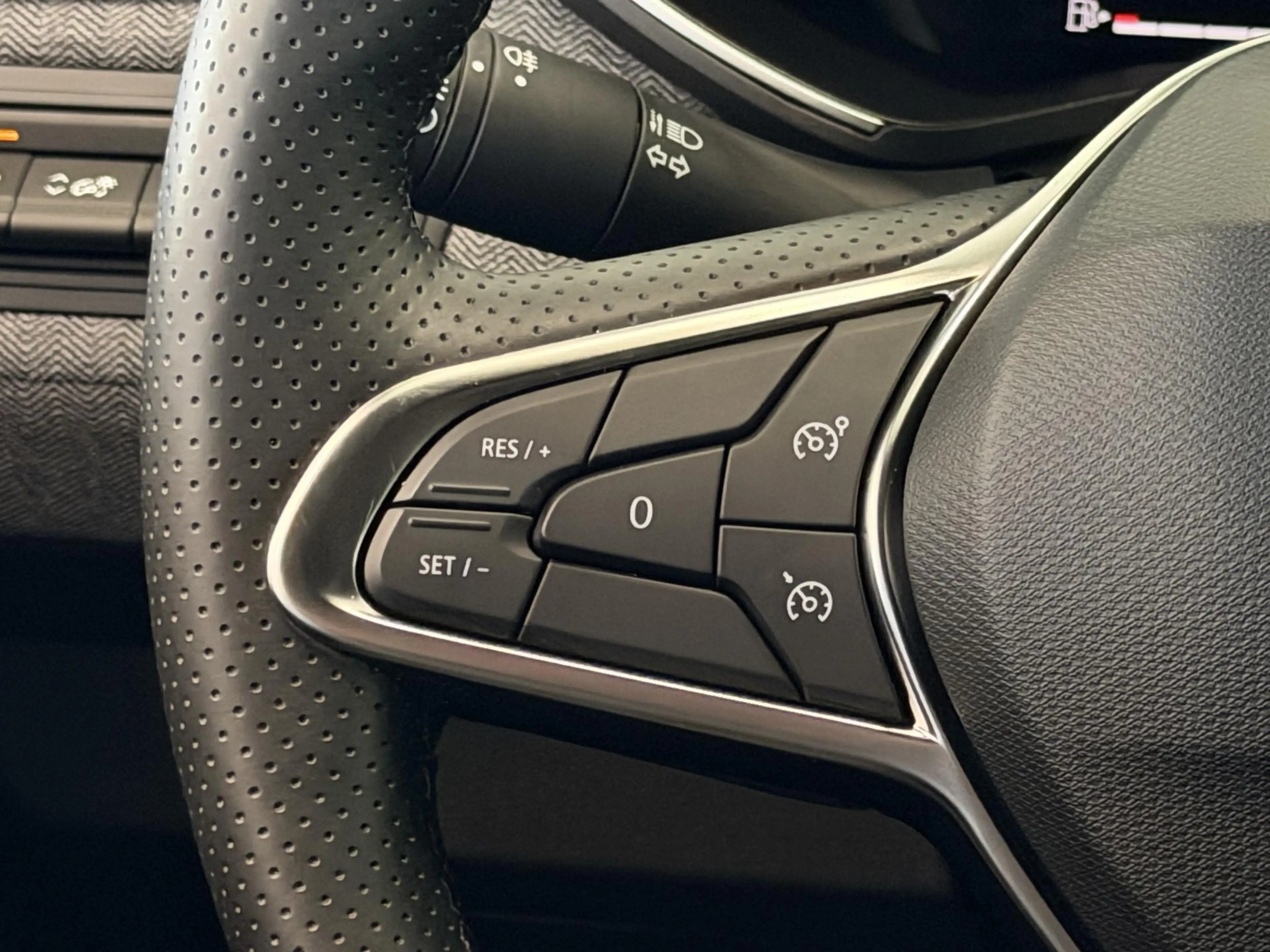 Renault Clio 1.6 E-Tech Full Hybrid 145 techno | Pack Winter | — photo 19