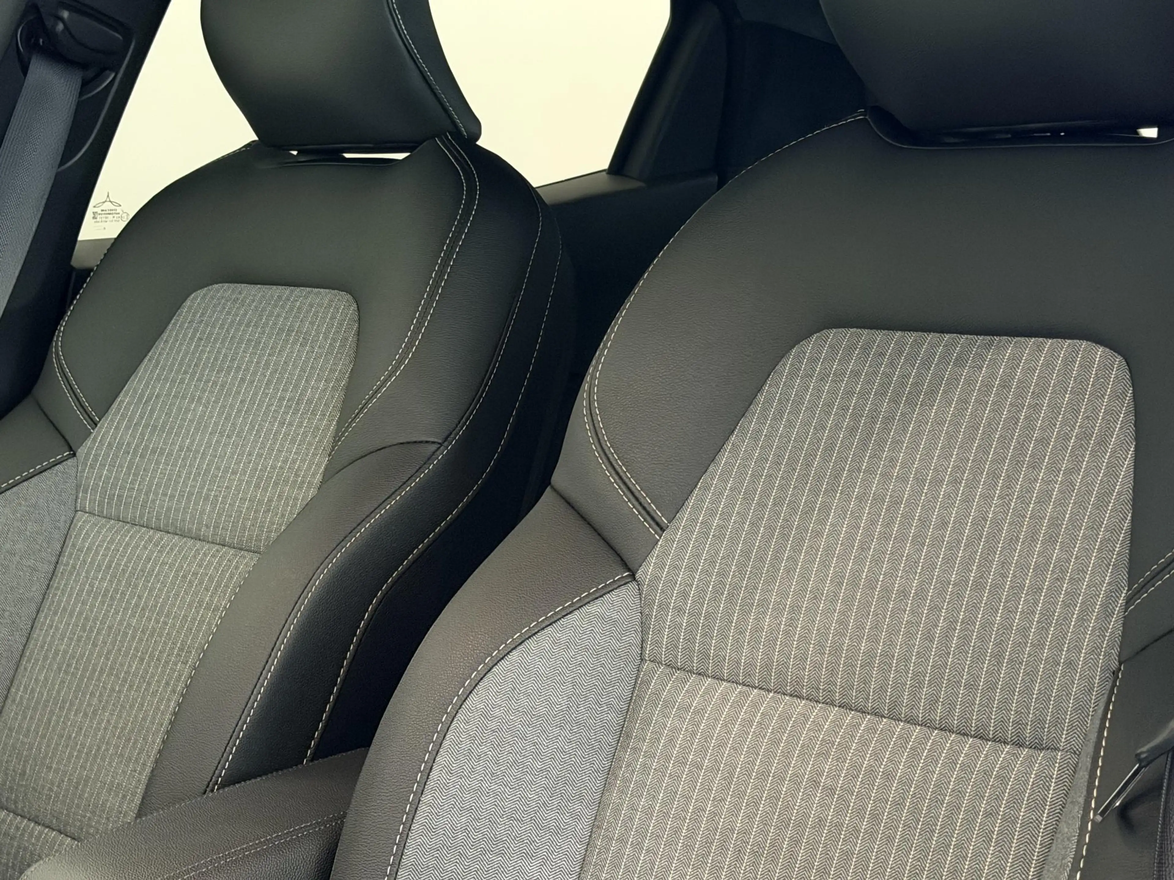 Renault Clio 1.6 E-Tech Full Hybrid 145 techno | Pack Winter | — photo 24
