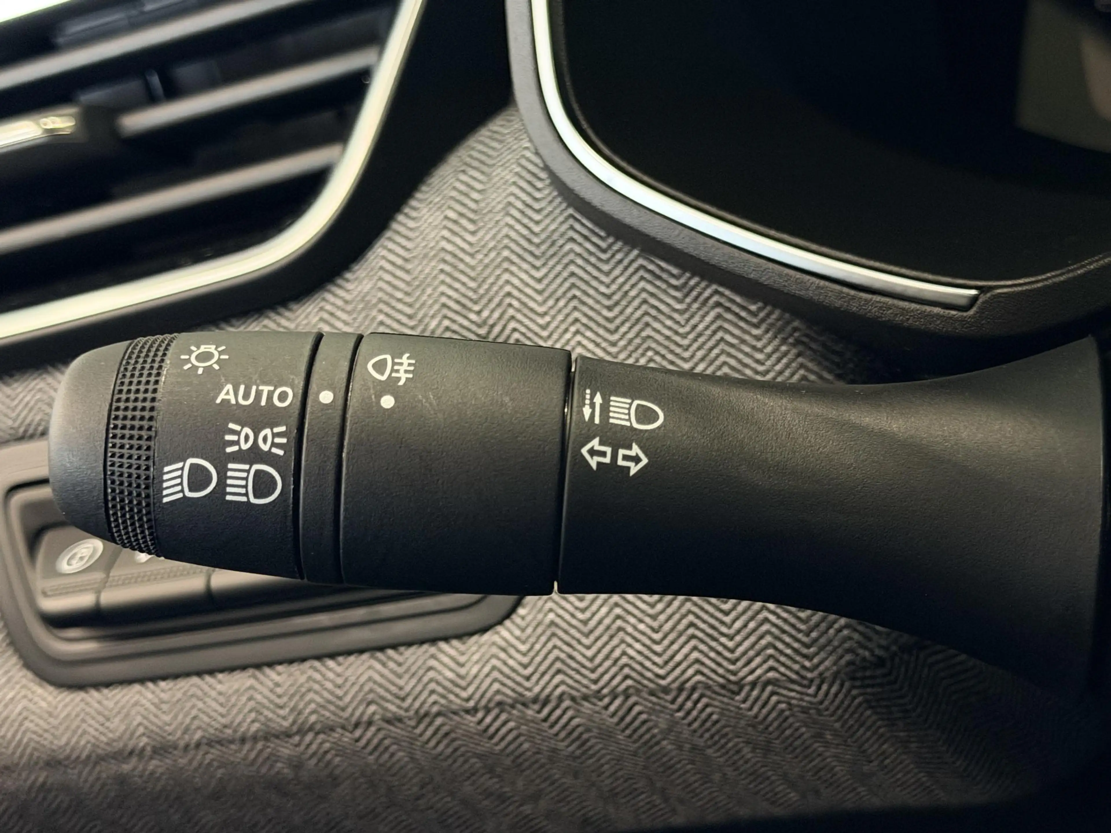 Renault Clio 1.6 E-Tech Full Hybrid 145 techno | Pack Winter | — photo 29